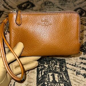 Coach small leather wristlet with pebble texture